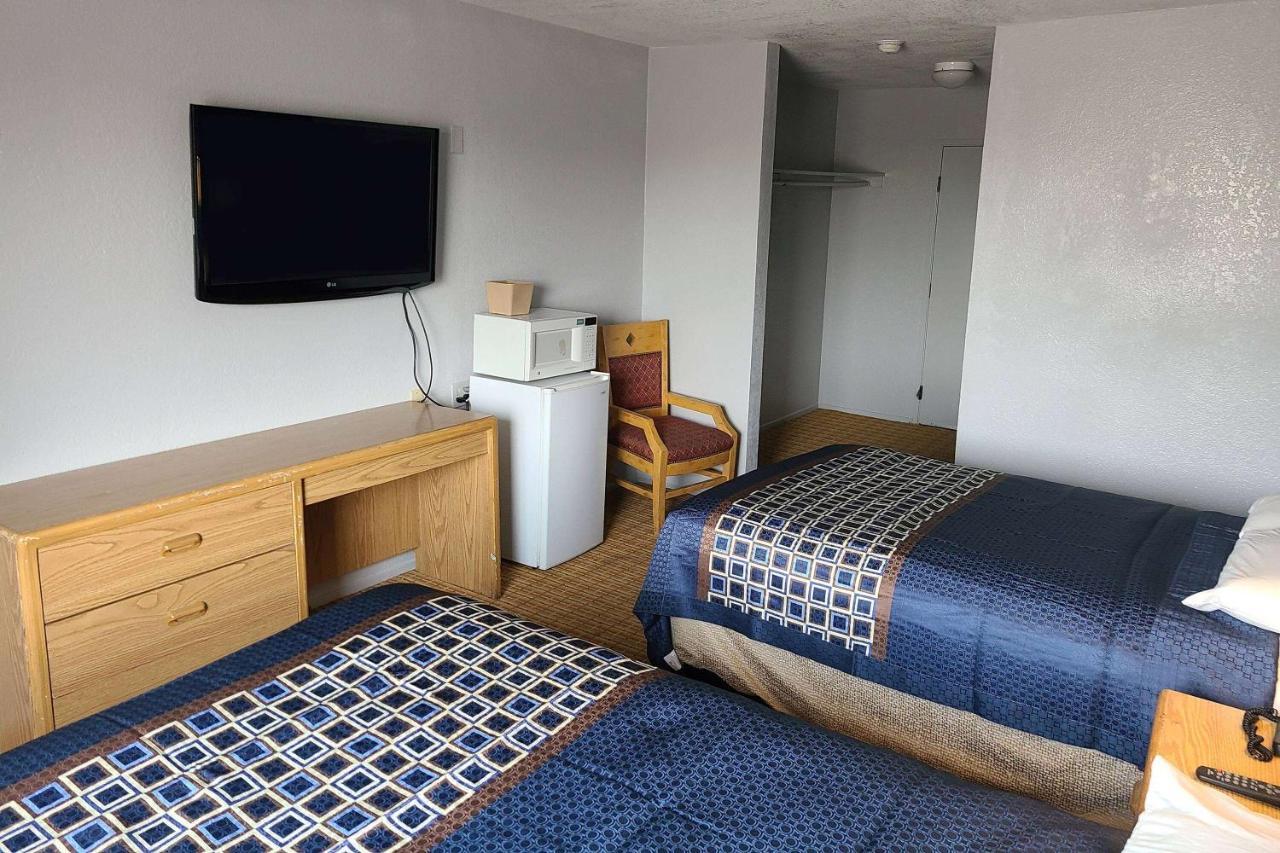 Travelodge By Wyndham สต็อกตัน ภายนอก รูปภาพ